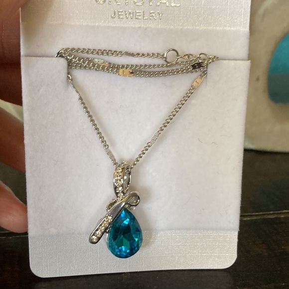 Crystal Jewelry | NEW Teardrop Necklace & Earrings - Picture 2 of 3